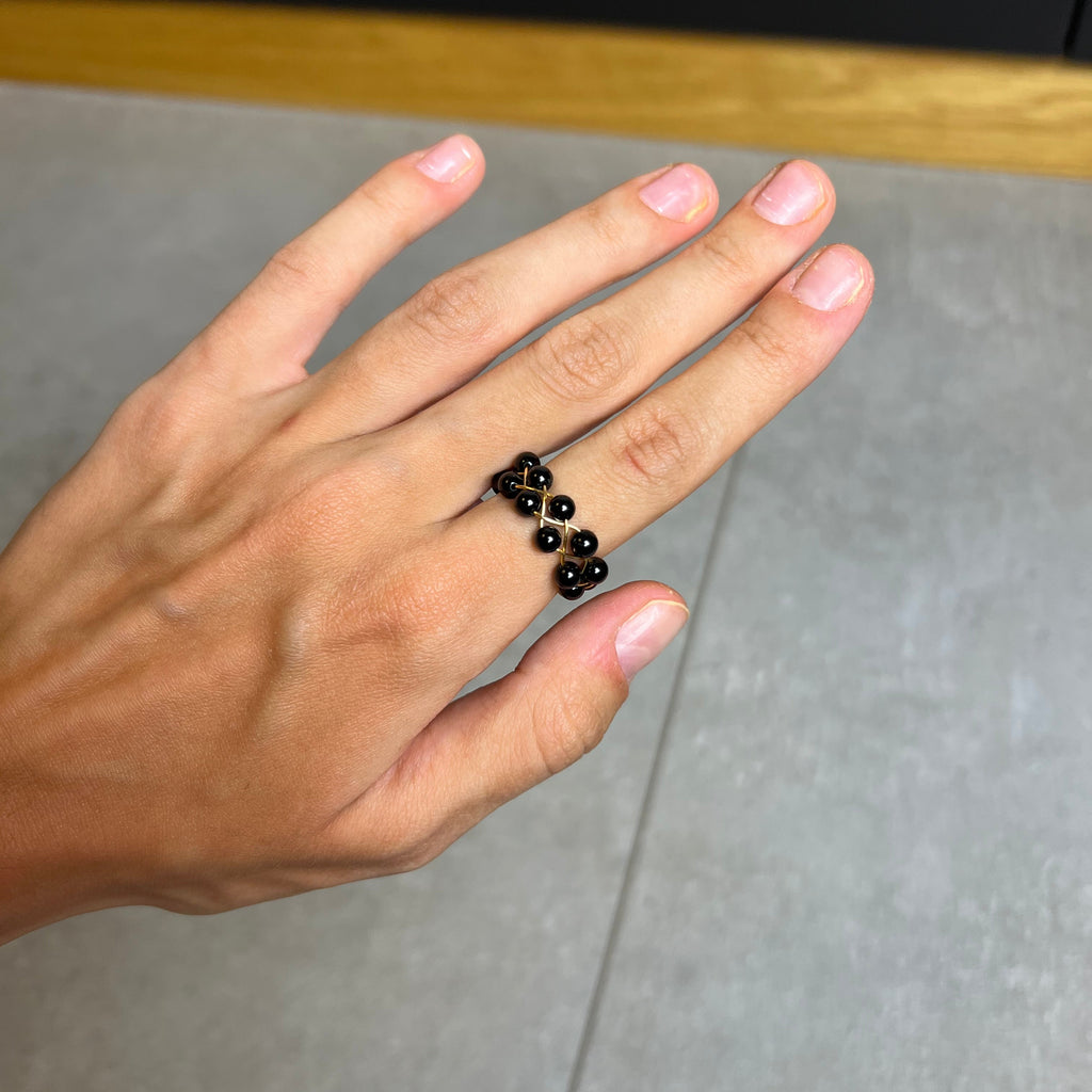 Pierścionek z czarnym turmalinem – Potężna Ochrona i Uziemienie