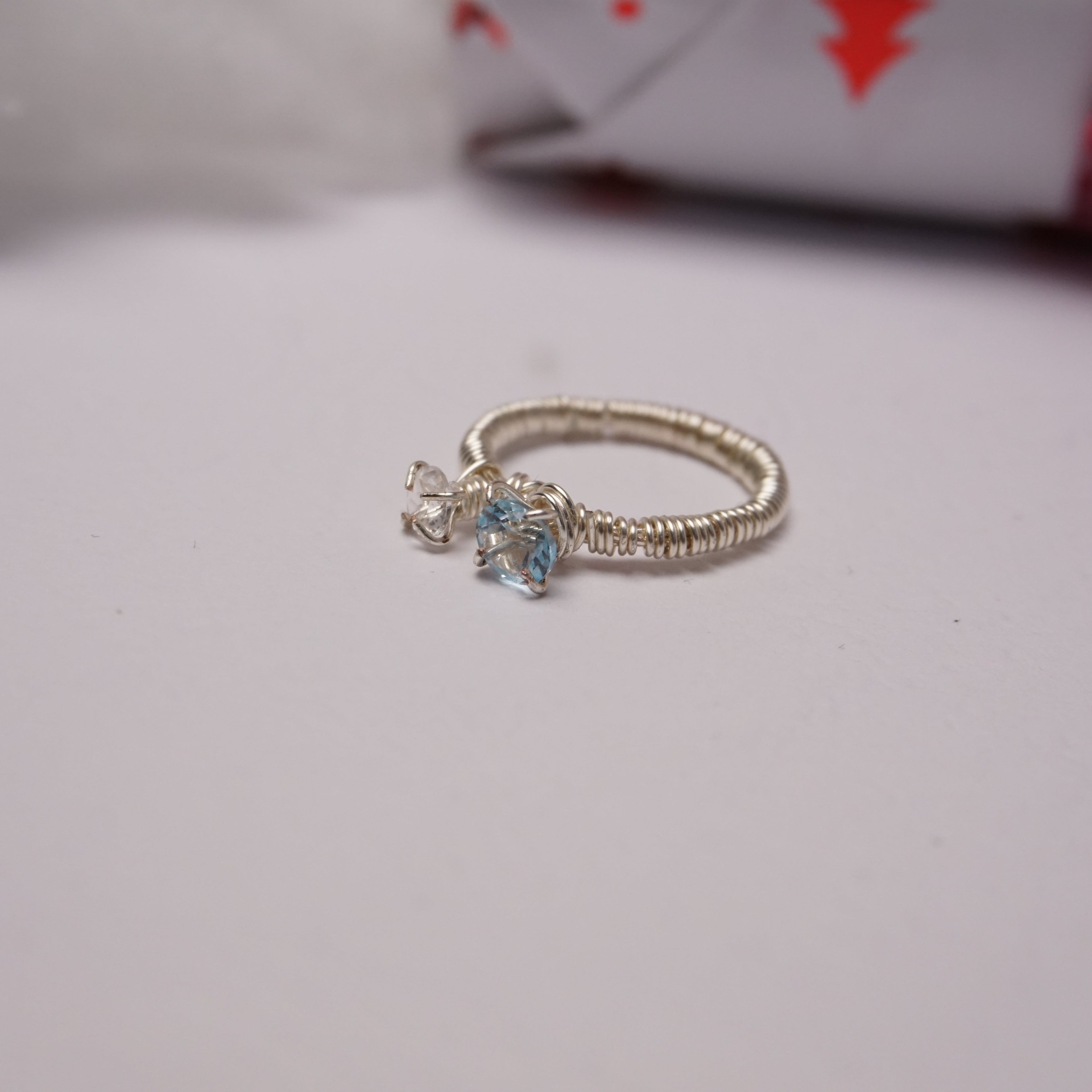 “Topaz & Quartz” – pierścionek z topazem i kryształem górskim