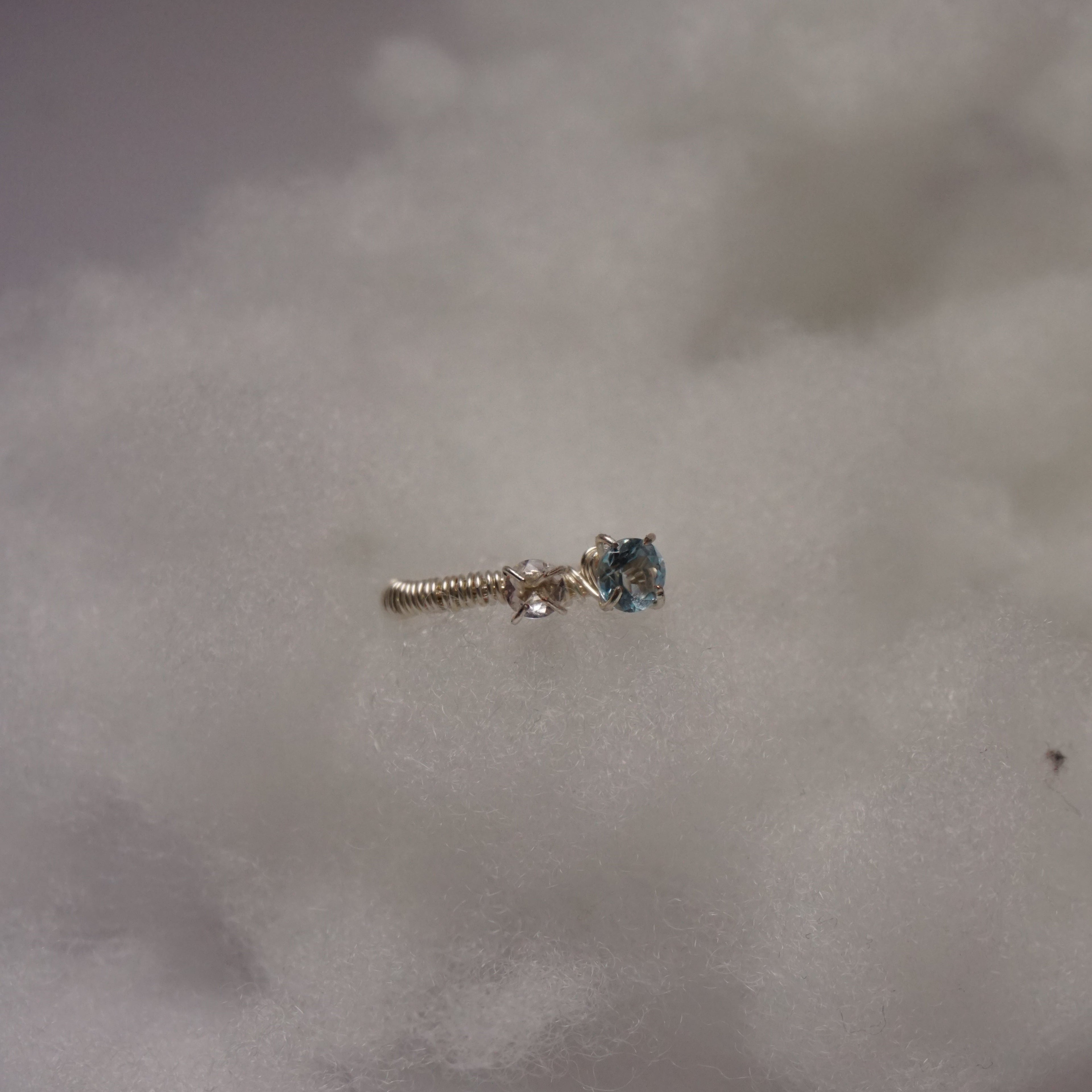 “Topaz & Quartz” – pierścionek z topazem i kryształem górskim