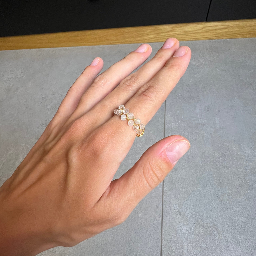 Pierścionek z kryształem górskim – Tarcza Oczyszczająca i Jasność Umysłu